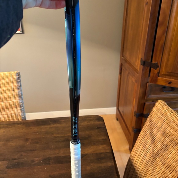 Yonex EZONE 100  Racket - 7th Generation - Picture 13 of 14